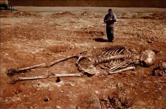 Iran: archaeologists found human skeletons that are 5 meters high