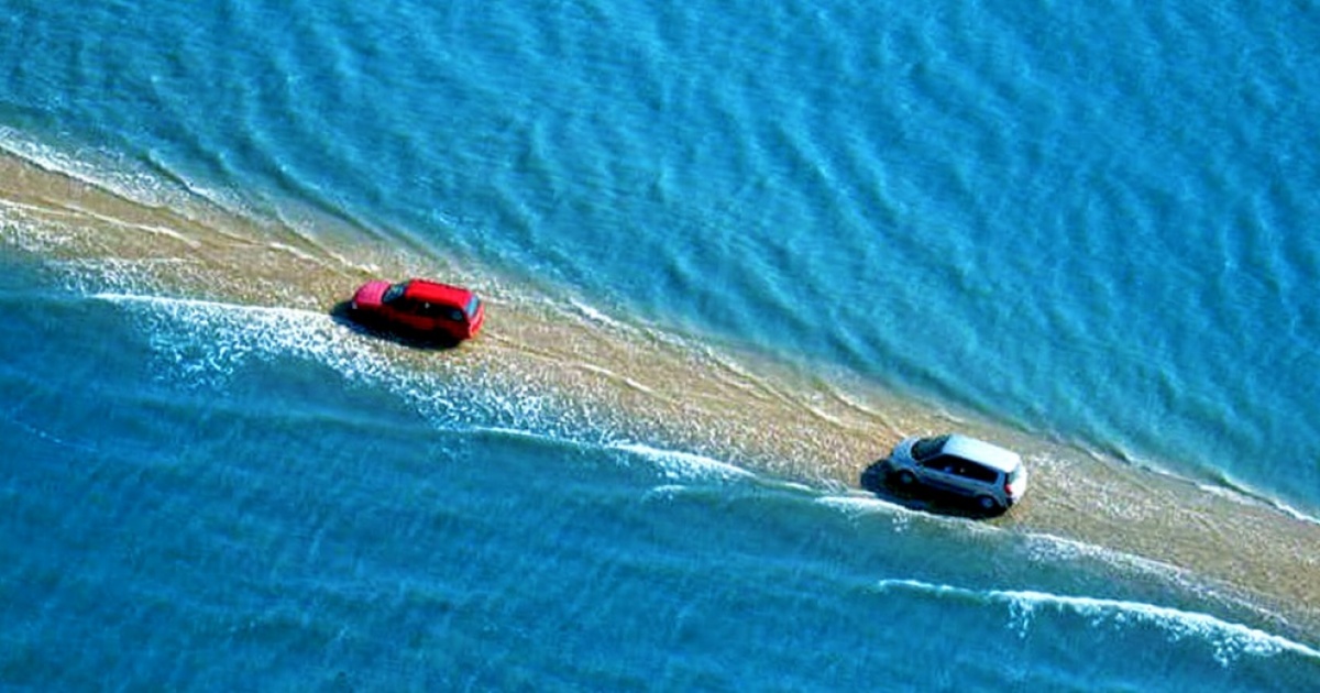 This crazy road in France disappears under the water twice a day