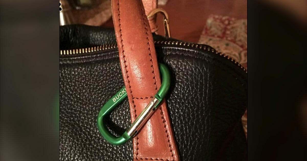 Police warn all women: this is why you should always go with a safety strap on your purse