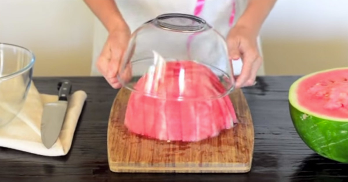 I never thought of it, but this method of serving watermelon in the summer is just genius!​