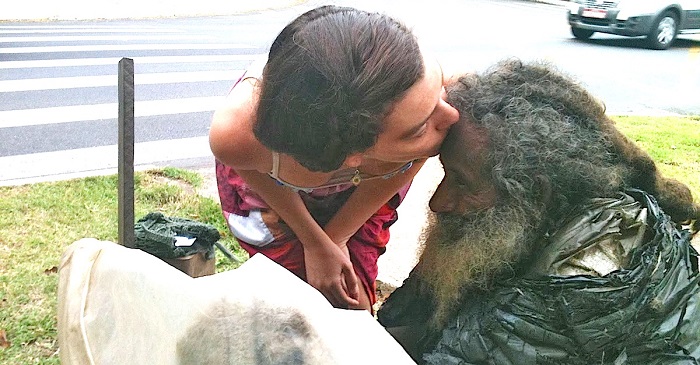 She stopped to talk to this homeless person every day, until he gave her a piece of paper that changed his life forever!