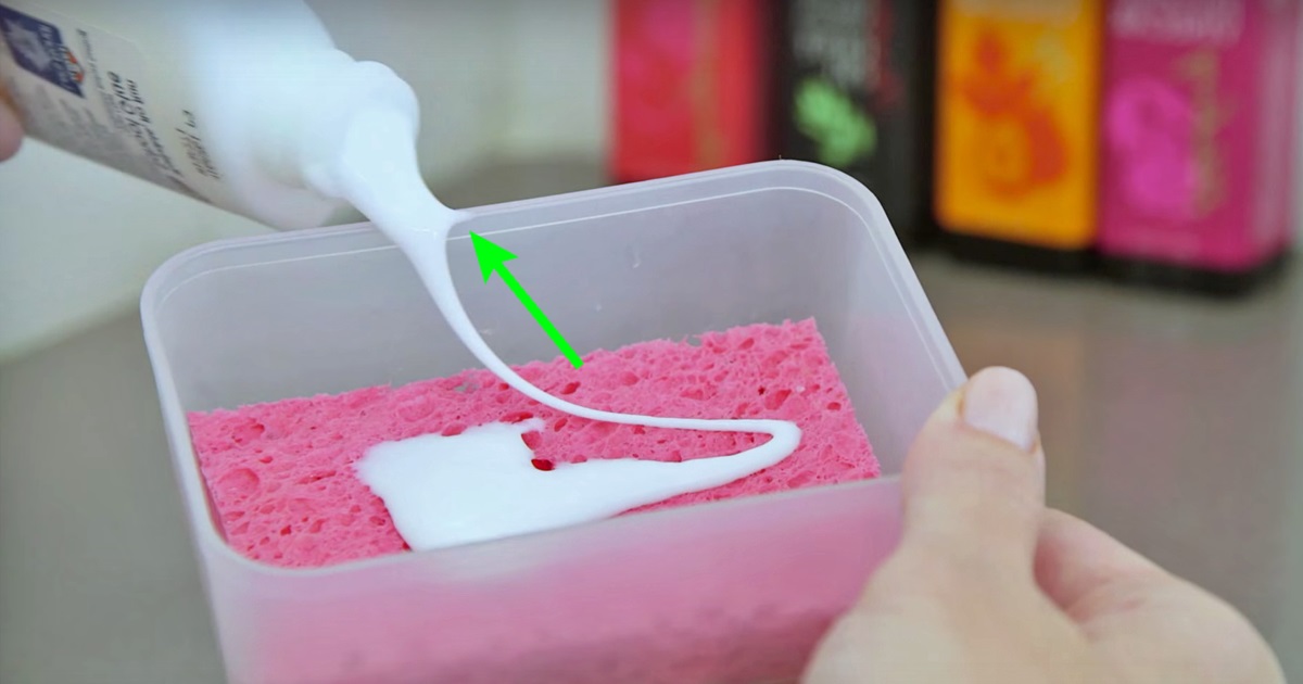 A mother poured glue on her sponge.. the reason? Pure genius!