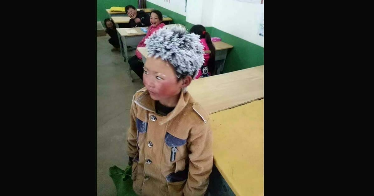 An 8-year-old boy came to school with a frozen head, and when the teacher looked closer his heart broke into pieces