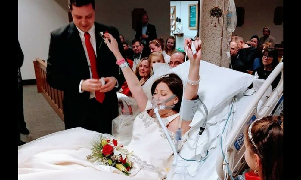 A woman with cancer got married in the hospital - 18 hours later the husband looked into her eyes and suffocated