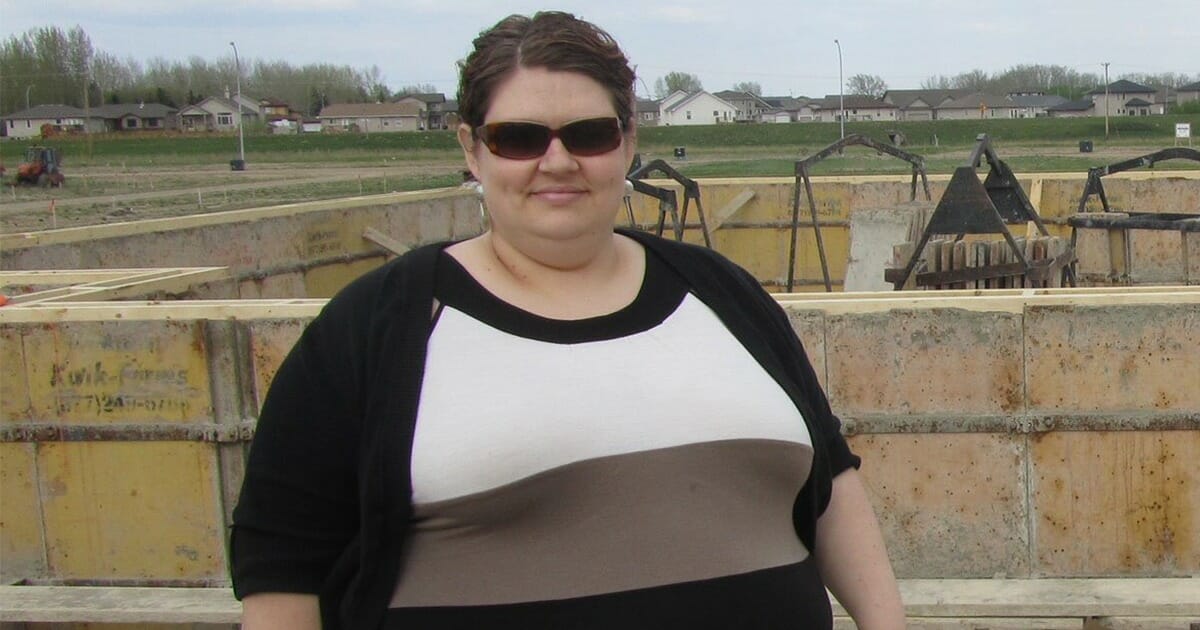 A woman made 3 simple changes every day - lost 150 lbs and made an amazing makeover
